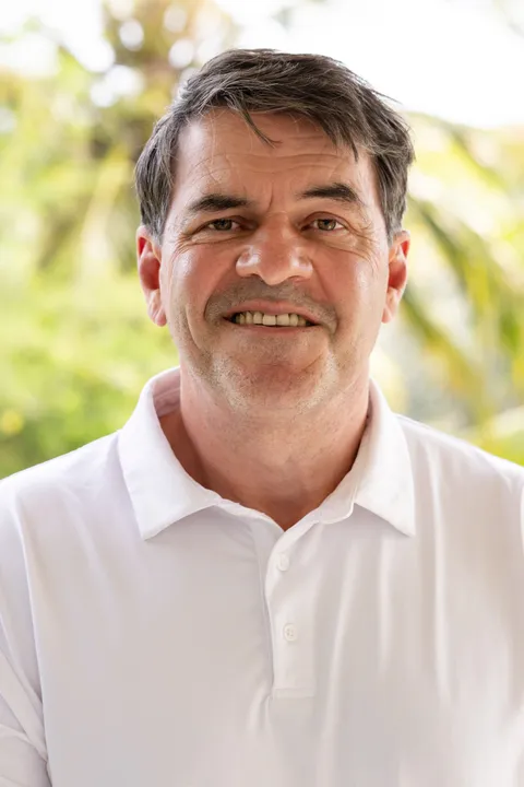 Richard Fox real estate agent International fine living Curacao makelaar